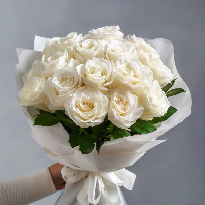 Белые розы &laquo;Молочная нежность&raquo;