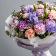 Букет с гвоздиками &laquo;Гармония оттенков&raquo; 1