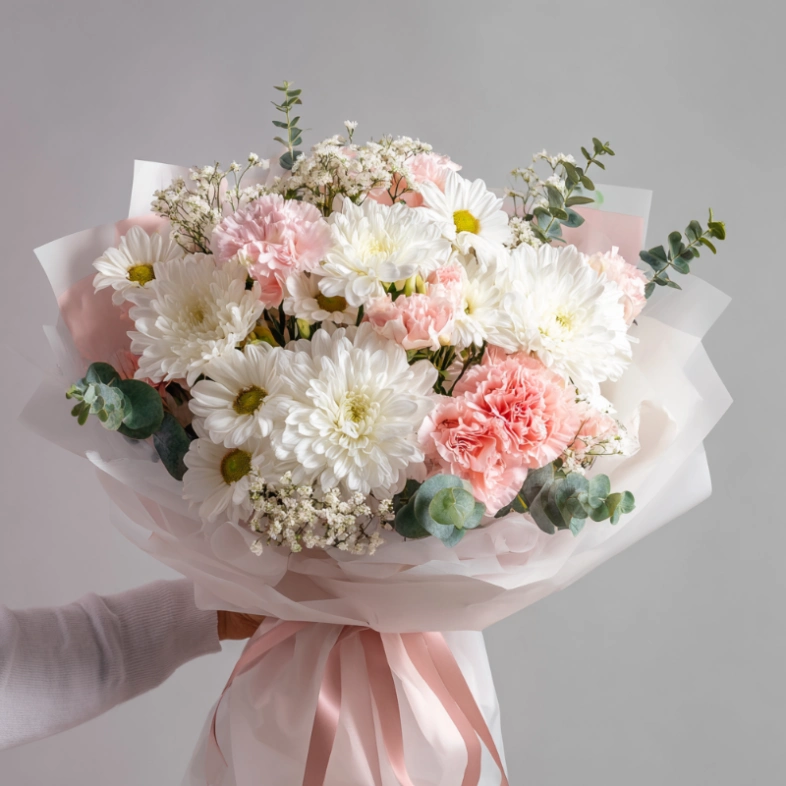 Букет с гвоздиками &laquo;Праздничное настроение&raquo;