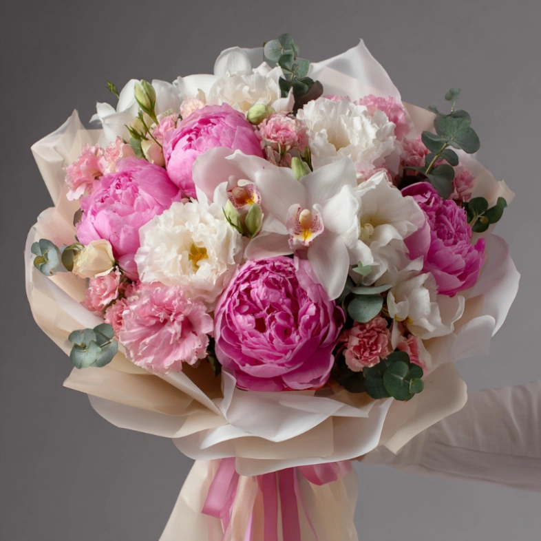 Букет с пионами &laquo;Перламутровая вуаль&raquo;
