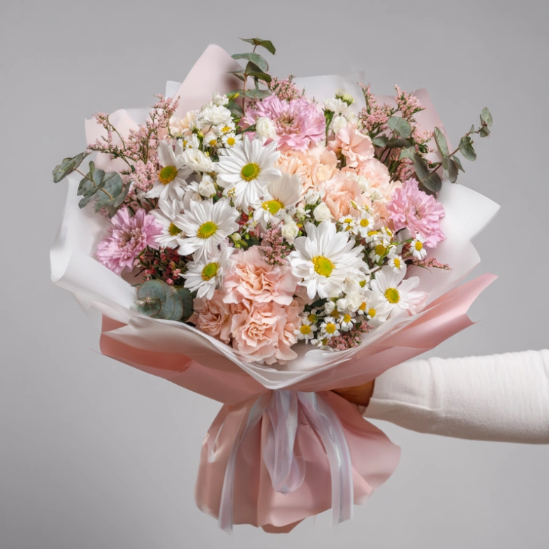 Букет с хризантемами &laquo;Полевое чудо&raquo;