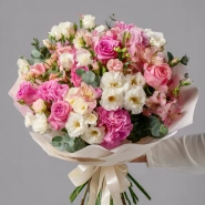 Букет с эустомами &laquo;Рассветная нежность&raquo; 0