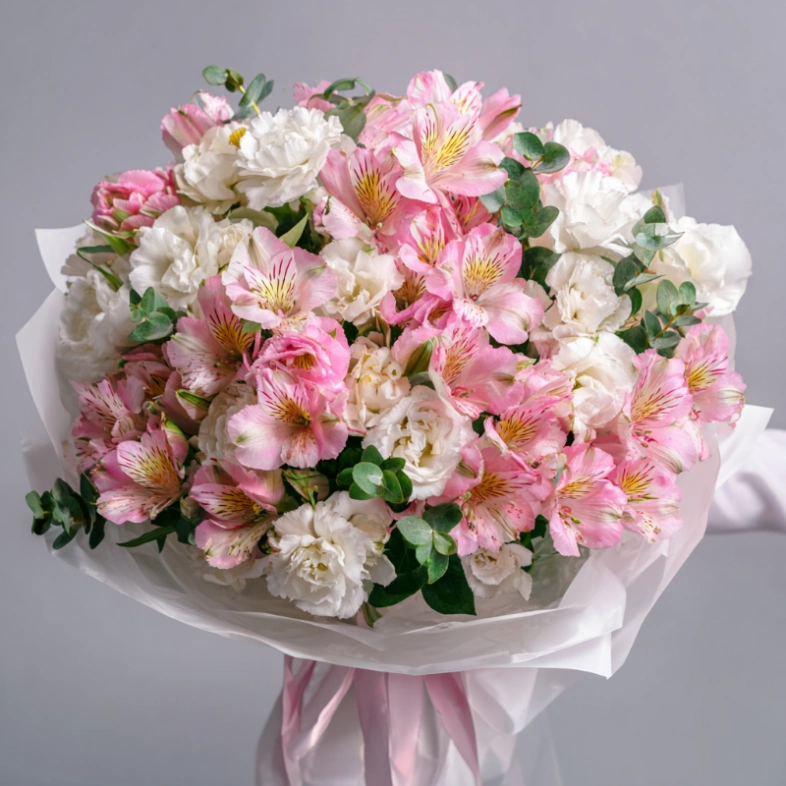 Букет с эустомами &laquo;Чистое вдохновение&raquo;