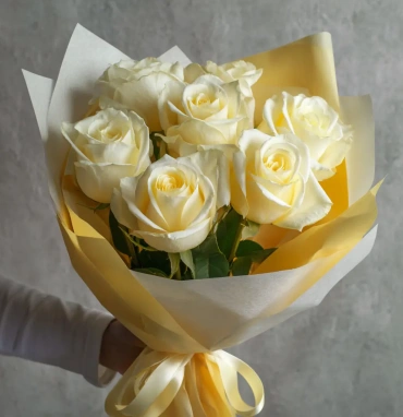 Белые розы «Белое золото»